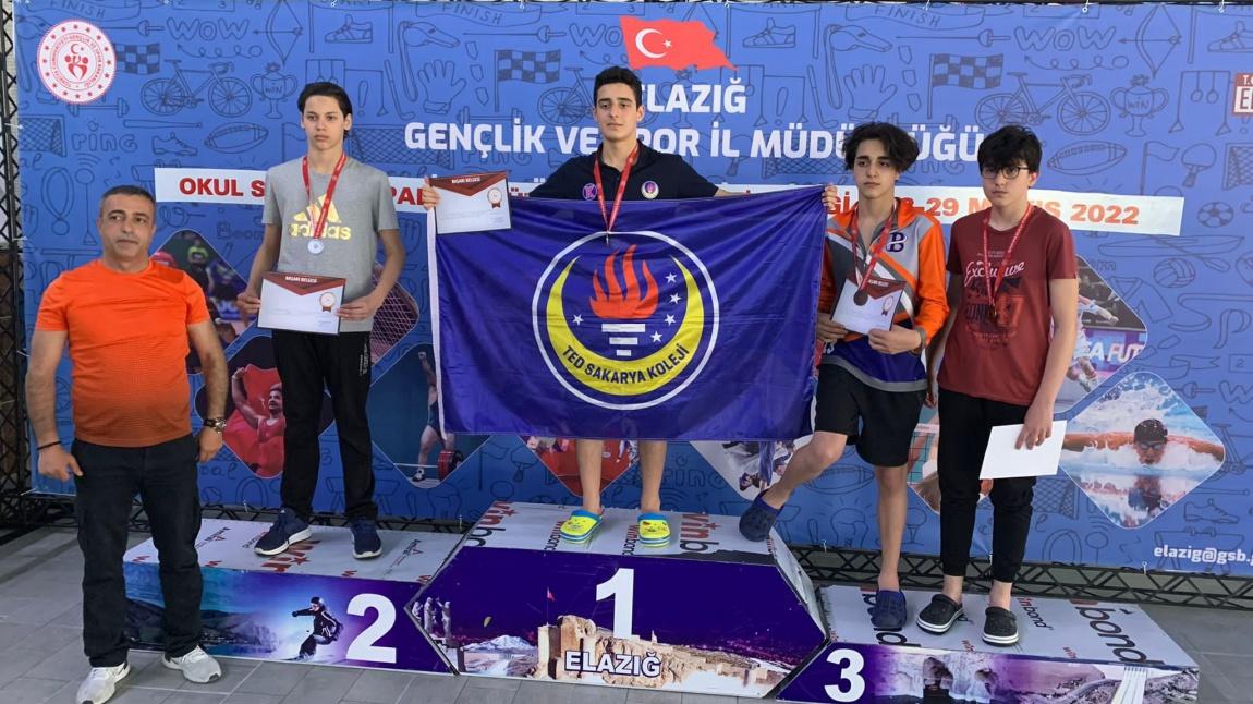 Öğrencimiz Yüzme Yarışmasında Türkiye 2.si Oldu